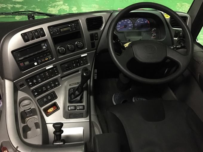 長距離トラック車内の内装とは 大型トラックのリアル車内を画像で暴露 Drivers Lab